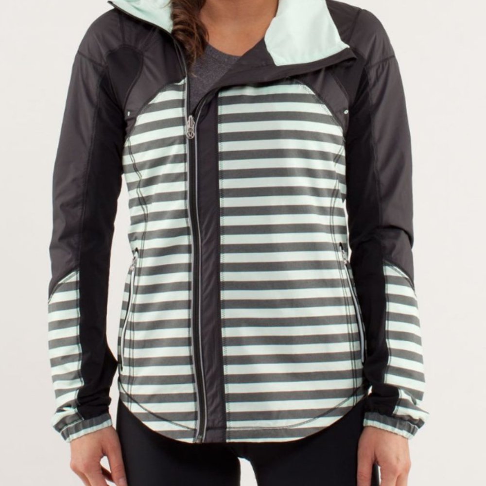 Lululemon Run Get Up and Glow Jacket sz 6
